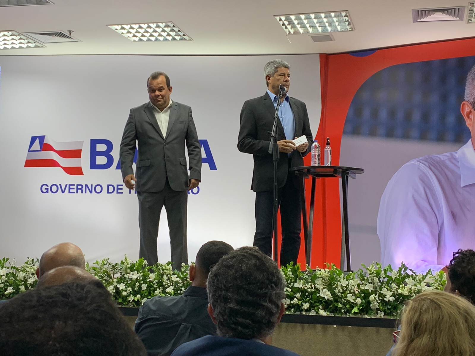 A grande novidade ficou com o anúncio de Marcelo Werner, delegado da Polícia Federal, na Secretaria de Segurança Pública da Bahia