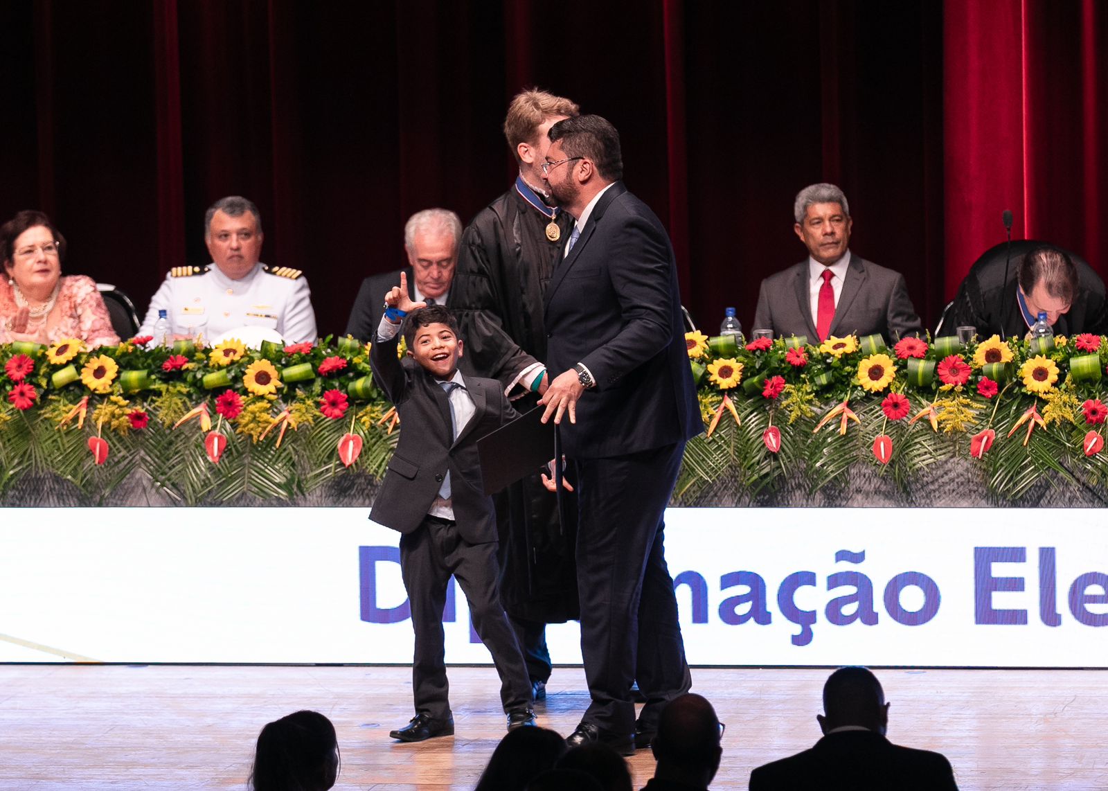 O deputado estadual Marcinho Oliveira (União) foi acompanhado pelo filho Lucas Oliveira, de 6 anos, durante diplomação