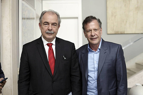 Aloizio Mercadante e João Camargo, presidente do conselho da Esfera Brasil 