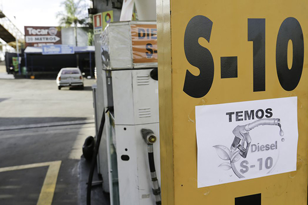 O diesel comum subiu 4,65%, para R$ 6,52 em média o litro