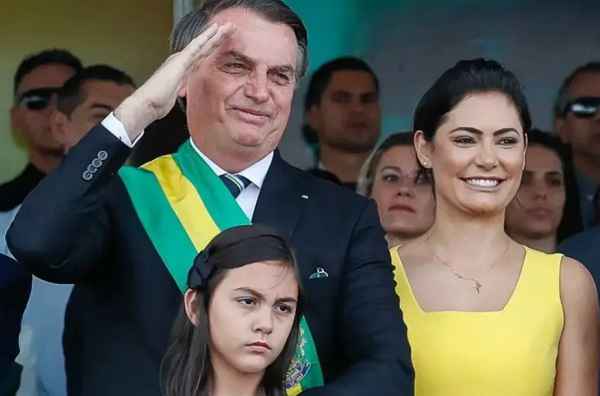 Jair Bolsonaro, Michelle e Laura Jair Bolsonaro, Michelle e Laura
