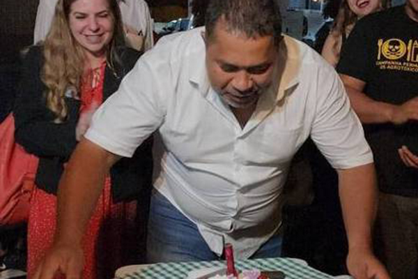 Coordenador nacional do MST, João Paulo Rodrigues comemorou aniversário na segunda-feira (12), em um bar em Brasília
