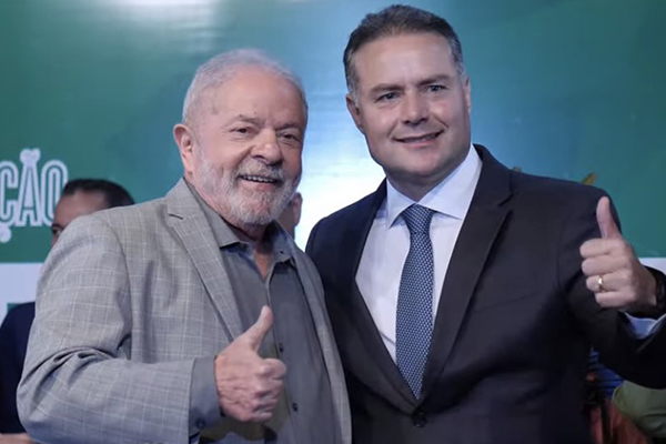 Lula com o novo ministro dos Transportes, Renan Filho (MDB-AL)