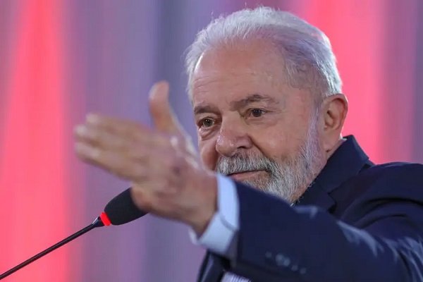 Governo Lula tenta turbinar caixa de rádio comunitária e abre disputa com evangélicos Governo Lula tenta turbinar caixa de rádio comunitária e abre disputa com evangélicos