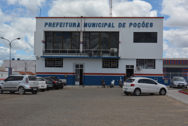 O município se comprometeu ainda a abrir processo administrativo para apurar as condutas da instituição organizadora do primeiro concurso