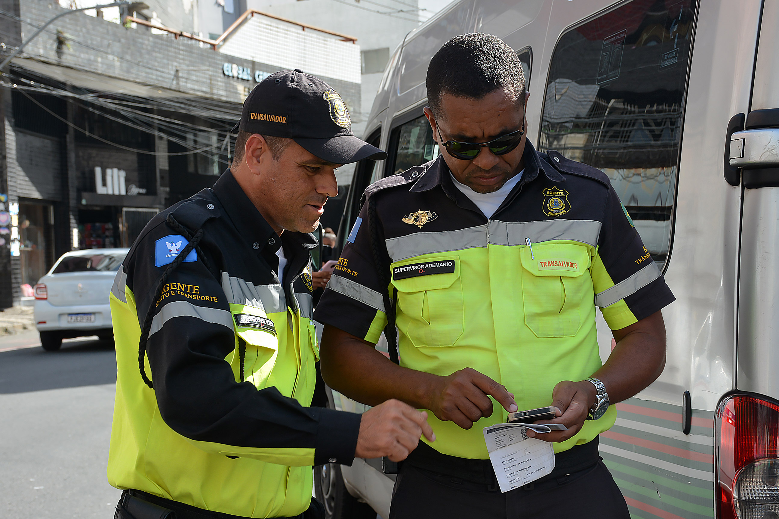 Fiscalização contra transportes clandestinos