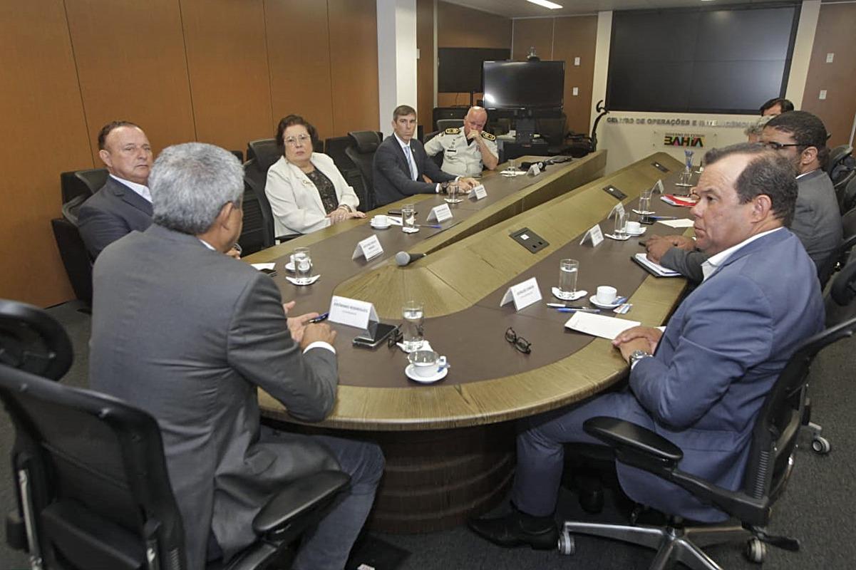 Presidente da ALBA participou, hoje, de reunião com o Governador Jerônimo Rodrigues contra atos terroristas, ontem, em Brasília Presidente da ALBA participou, hoje, de reunião com o Governador Jerônimo Rodrigues contra atos terroristas, ontem, em Brasília