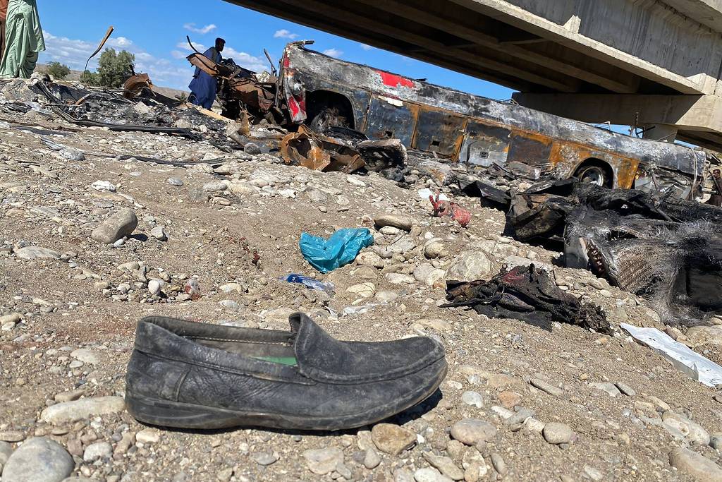 Dez das vítimas são crianças que estavam em excursão escolar; acidentes do tipo não são incomuns no país asiático