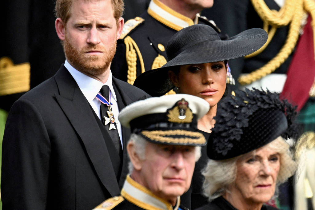 Pai do príncipe teria o desejo de ter o filho e sua esposa na coroação, em maio