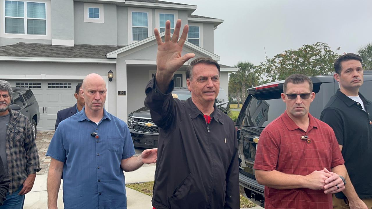 O ex-presidente Jair Bolsonaro recebe apoiadores em condomínio na região de Orlando, nos Estados Unidos O ex-presidente Jair Bolsonaro recebe apoiadores em condomínio na região de Orlando, nos Estados Unidos