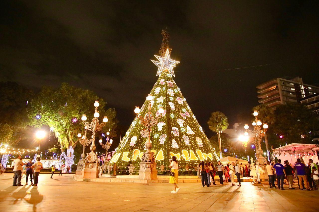 A decoração natalina do Campo Grande, cenário principal do Natal Salvador, já recebeu a visita de cerca de 600 mil pessoas desde que foi inaugurada