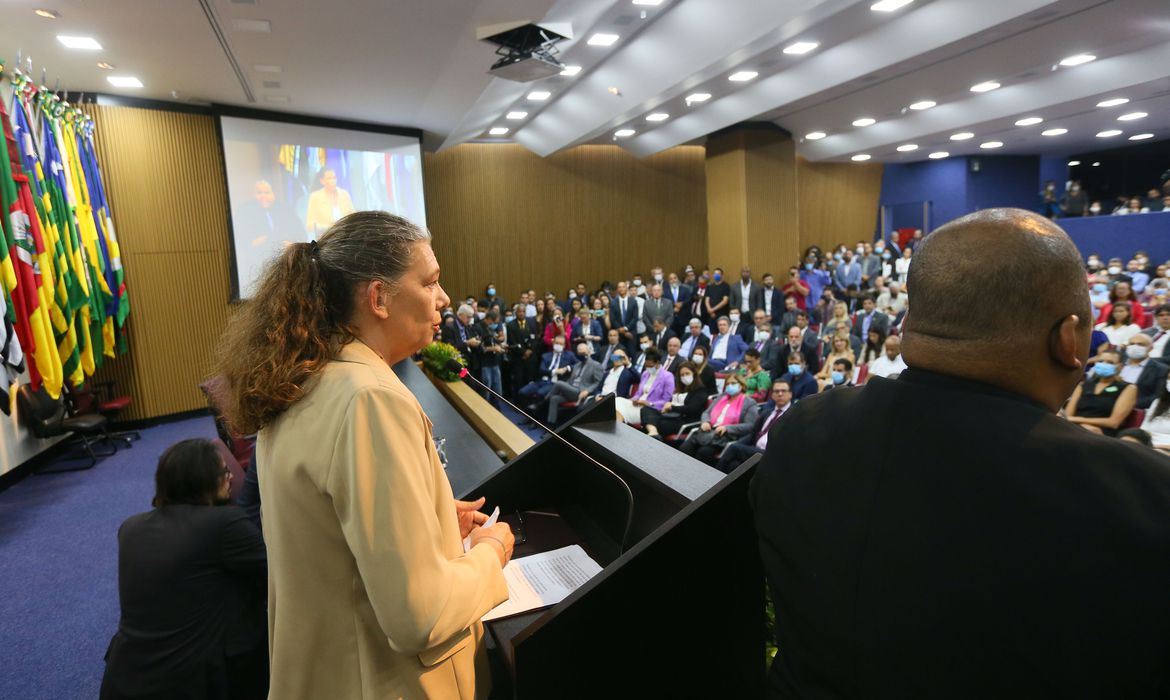 Ana Moser quer aproximação com áreas de saúde, educação e cultura