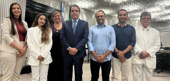 Solenidade aconteceu na última sexta-feira, na sala de sessões, e foi conduzida pelo presidente do Eleitoral baiano, desembargador Roberto Frank