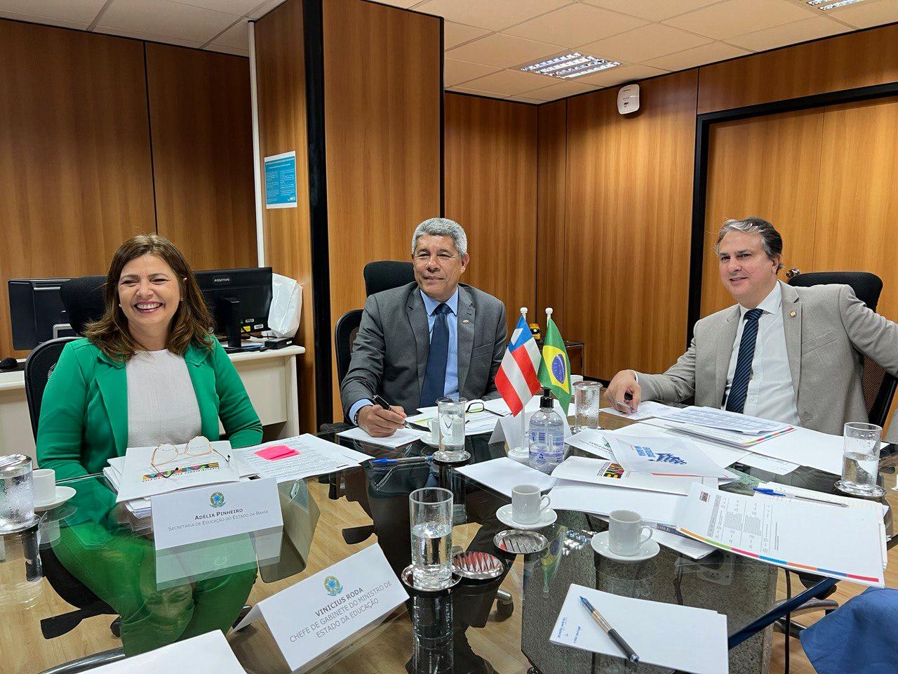 Na audiência, Adélia fez um panorama dos investimentos realizados pelo governo do Estado e pediu o apoio de verbas federais para o fortalecimento de programas estratégicos.