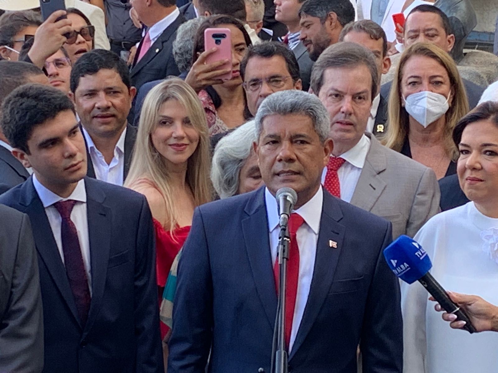 A fala do governador foi feita na manhã deste domingo durante a sua posse