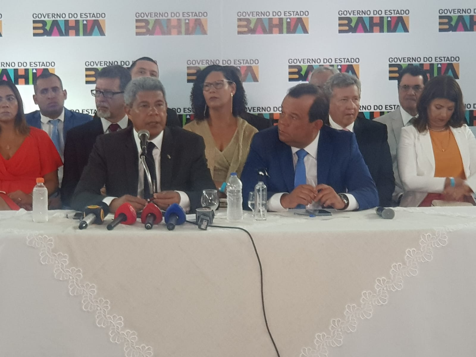 Jerônimo vai dividir secretarias em grupos temáticos 
