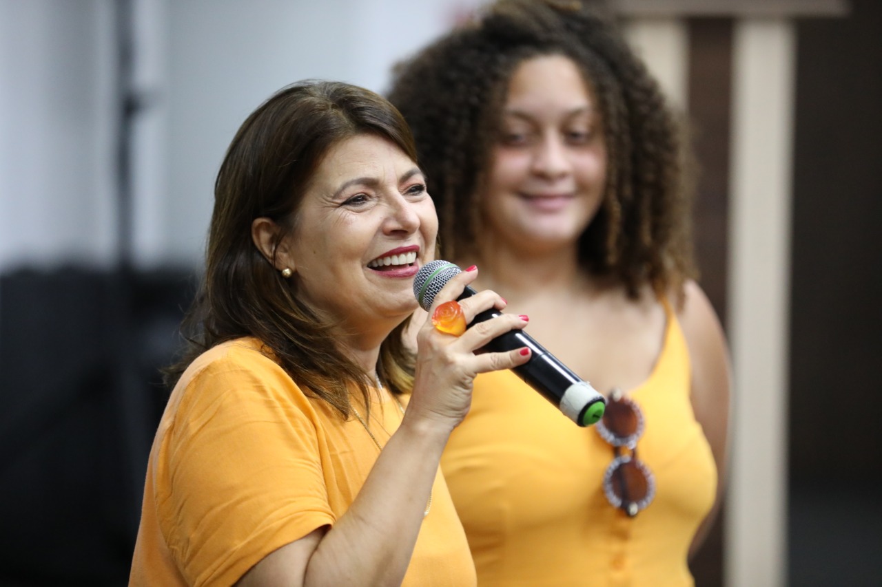 Secretária da Educação do Estado, Adélia Pinheiro