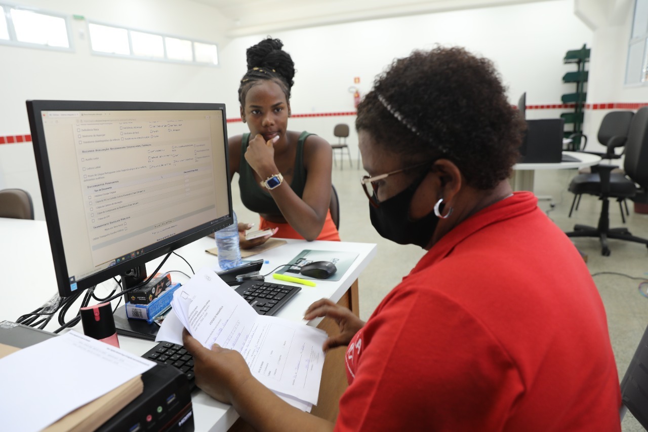 O estudante que não tem acesso à internet poderá fazer a matrícula diretamente na escola, mesmo que não seja a que deseja estudar