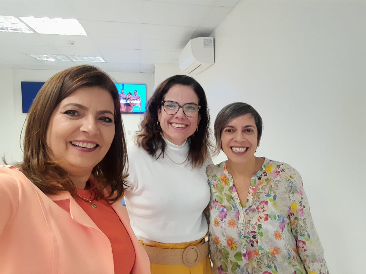 Secretária Adélia Pinheiro, Júlia Ribeiro e Daniella Rocha