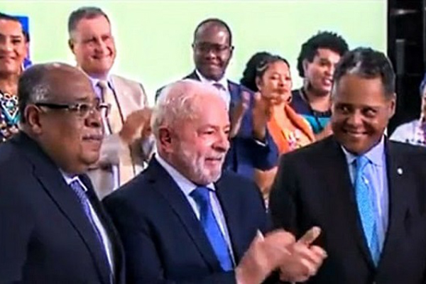 O ministro do STJ, Benedito Gonçalves, Lula e o deputado Antonio Brito