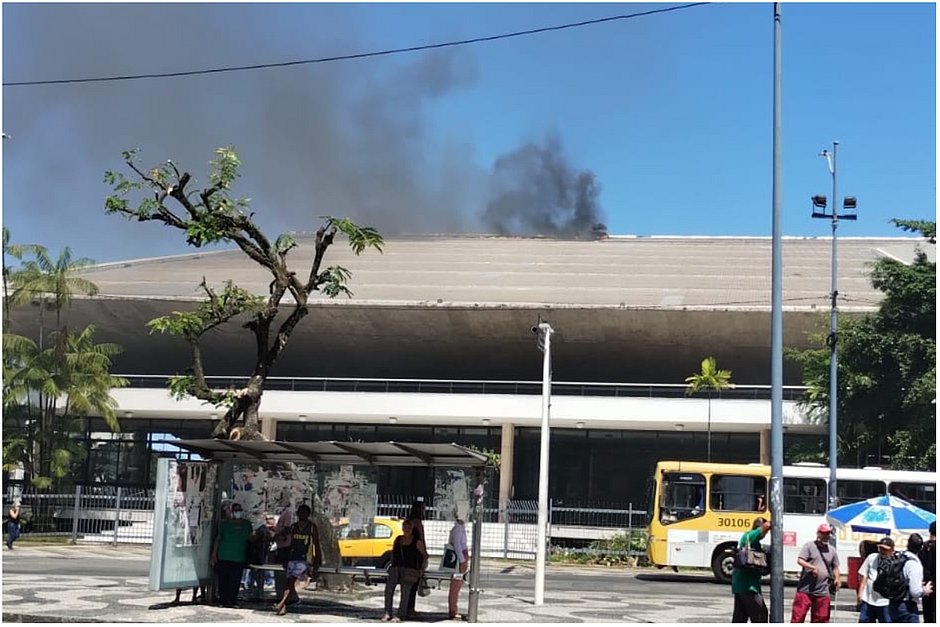 O Corpo de Bombeiros foi acionado