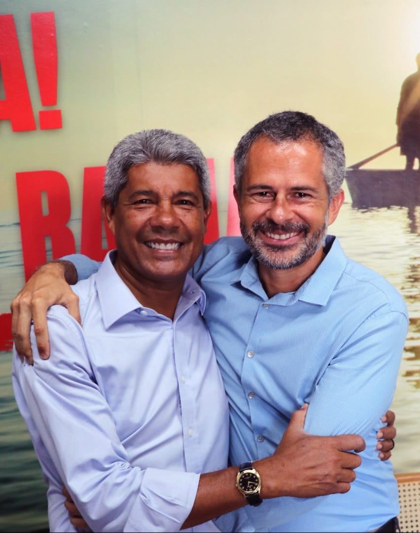 O governador Jerônimo Rodrigues e o diretor geral do Instituto de Radiodifusão Educativa da Bahia (Irdeb), Flávio Gonçalves O governador Jerônimo Rodrigues e o diretor geral do Instituto de Radiodifusão Educativa da Bahia (Irdeb), Flávio Gonçalves