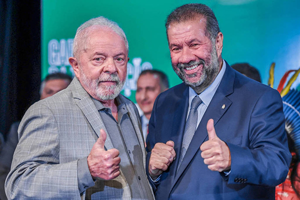O presidente Lula (PT) e o ministro da Previdência Social, Carlos Lupi