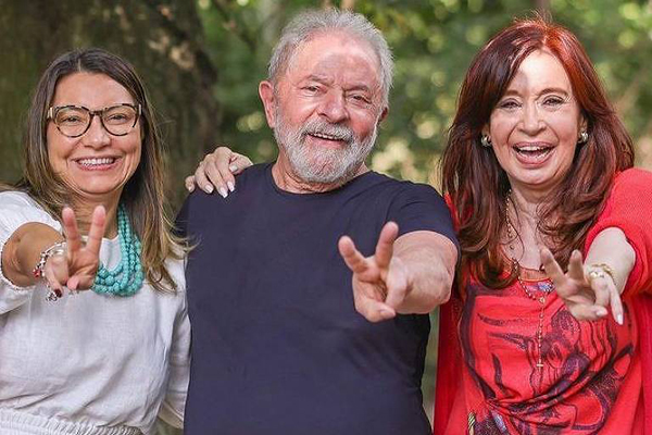 O presidente Lula ao lado da primeira-dama Janja, à esq., e da vice-presidente da Argentina, Cristina Kirchner O presidente Lula ao lado da primeira-dama Janja, à esq., e da vice-presidente da Argentina, Cristina Kirchner