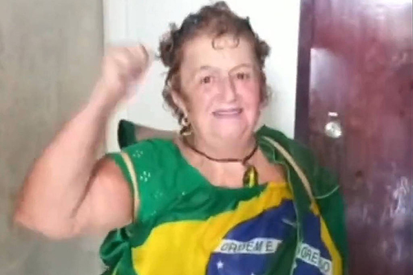 Maria de Fátima Mendonça Jacinto Souza, de 67 anos, conhecida nas redes como Fátima de Tubarão
