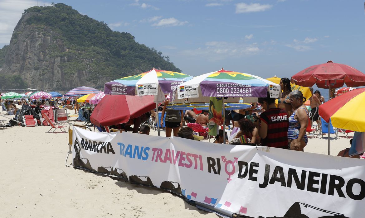 Dia da Visibilidade Trans foi comemorado na Praia do Leme
