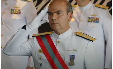 O comandante da Marinha, Marcos Sampaio Olsen