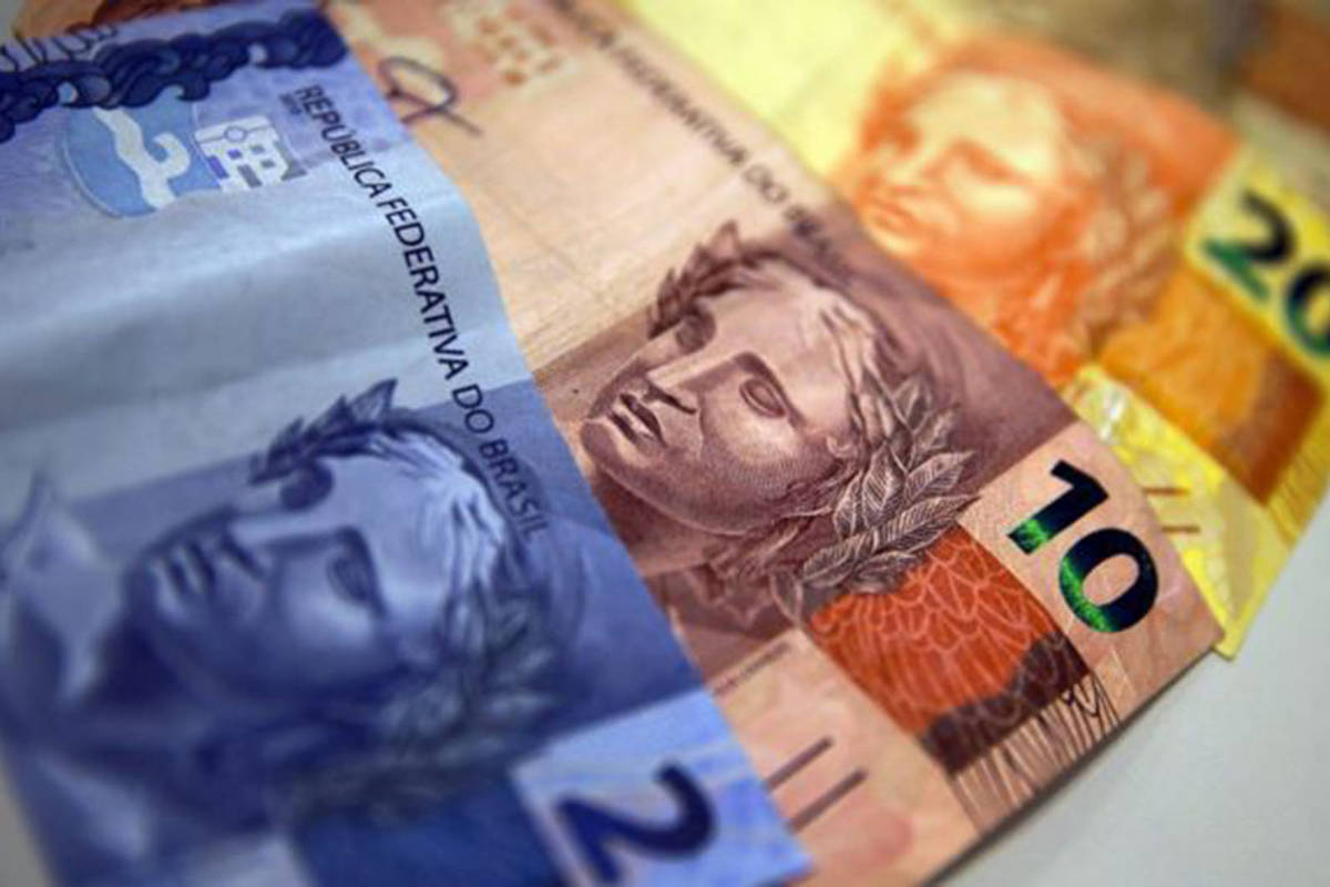 Reajuste do salário mínimo brasileiro será dado em maio Reajuste do salário mínimo brasileiro será dado em maio