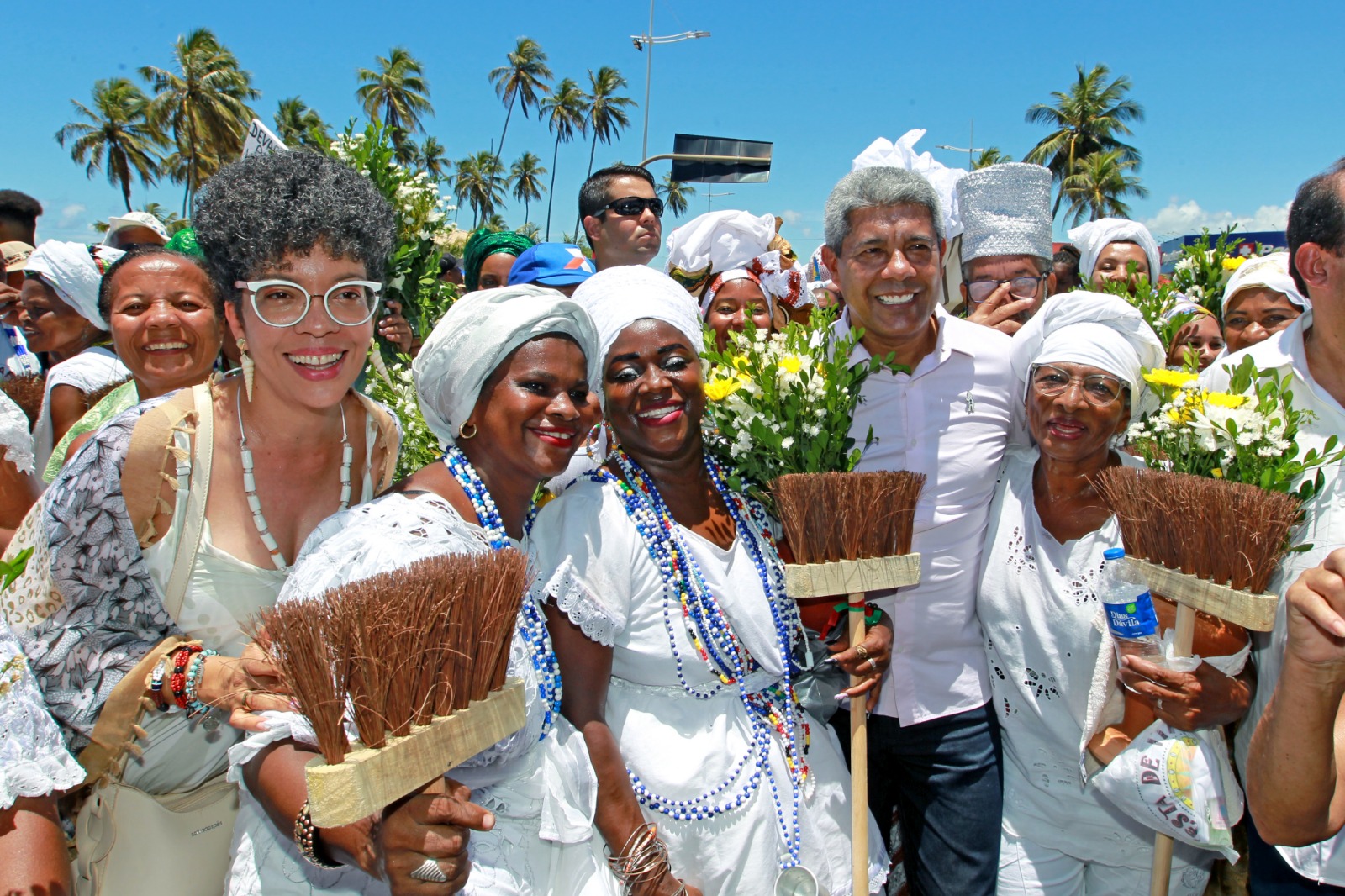 Imagem de Governador Jerônimo Rodrigues participa da Lavagem de Itapuã, em Salvador