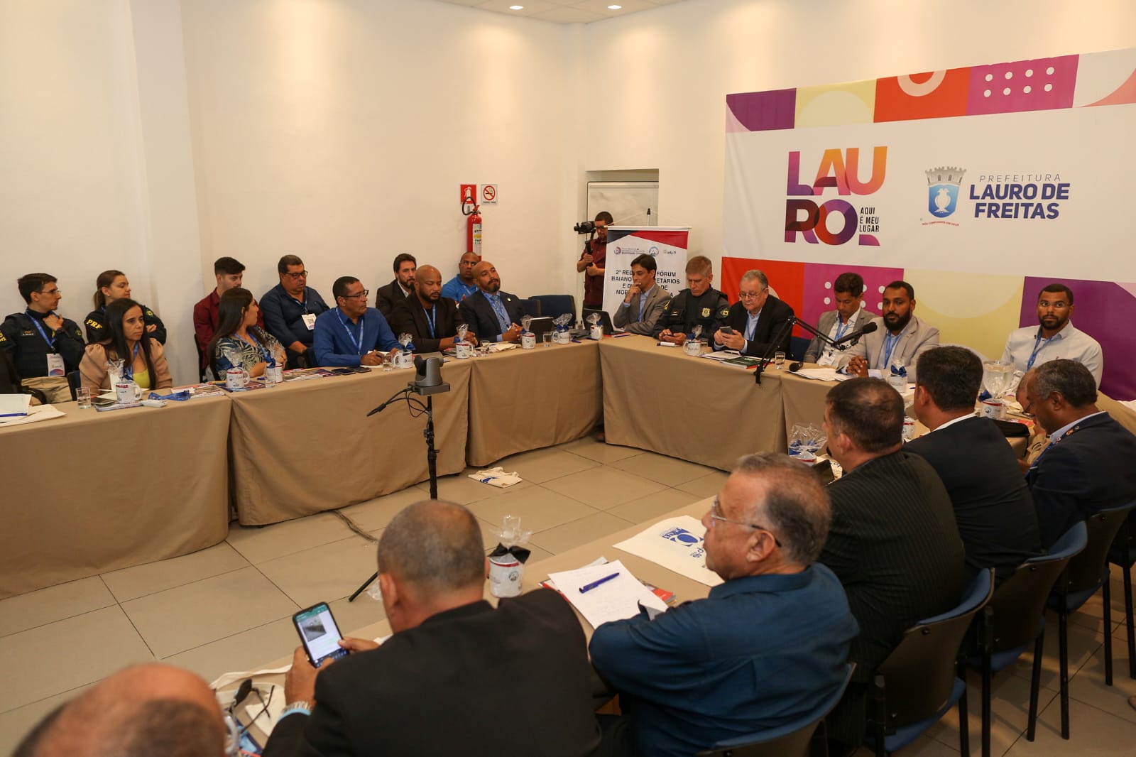 O encontro é composto por painéis de debates técnicos