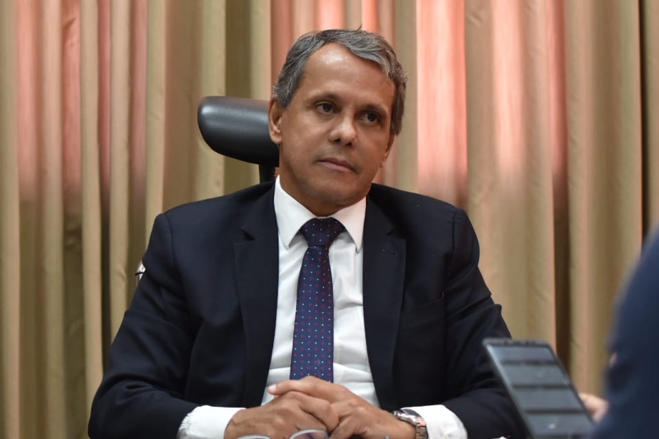 Presidente da Amab, desembargador Júlio Travessa
