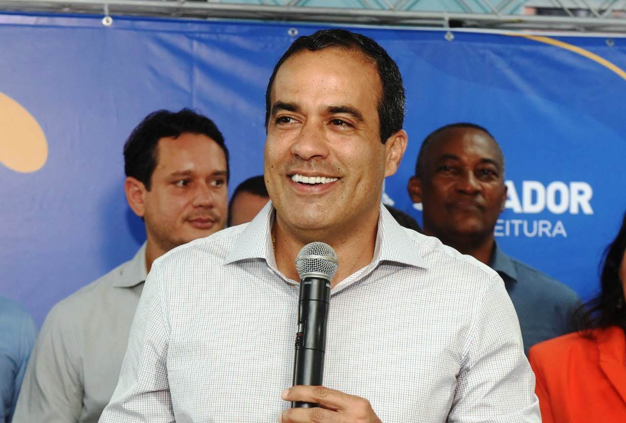 Prefeito afirmou que vai assinar na próxima sexta (10) acordo para começo da iniciativa; serão dez escolas com ensino bilíngue este ano