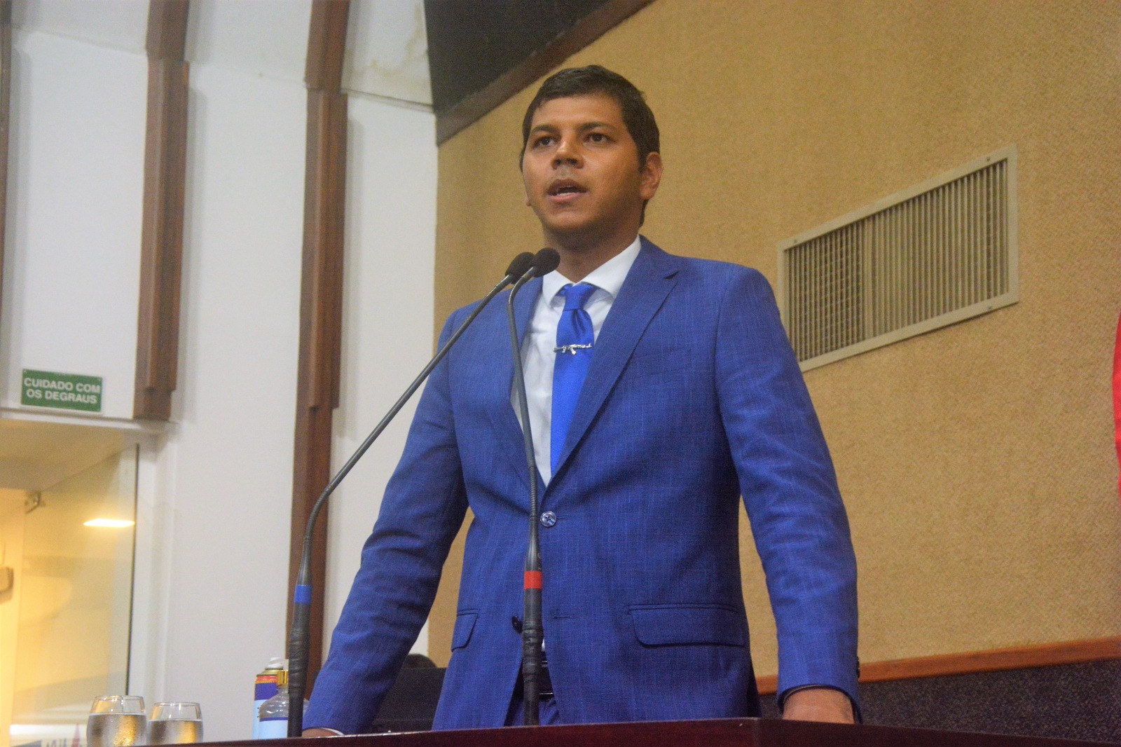 O deputado também destacou que, em média, as quatro centrais recebem 150 pedidos diários de UTI adulto, 30 de UTI pediátrica e 25 de UTI neonatal