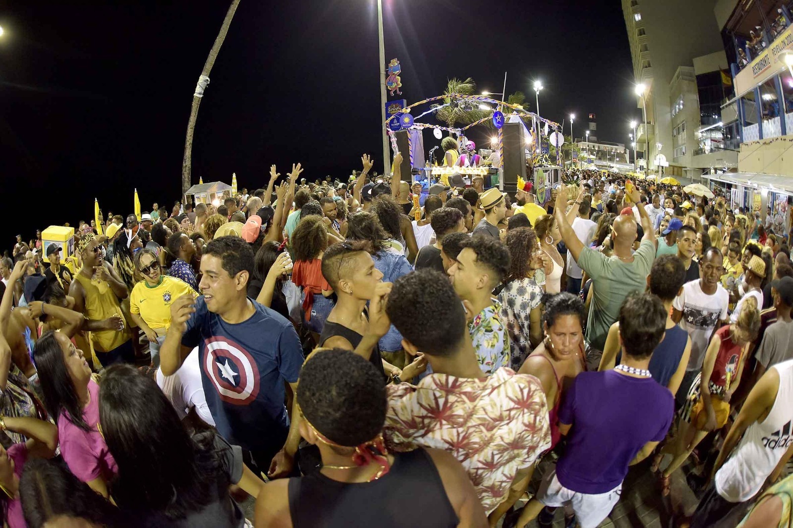 A folia ocorre no Circuito Orlando Tapajós (Ondina/Barra) a partir das 14h A folia ocorre no Circuito Orlando Tapajós (Ondina/Barra) a partir das 14h