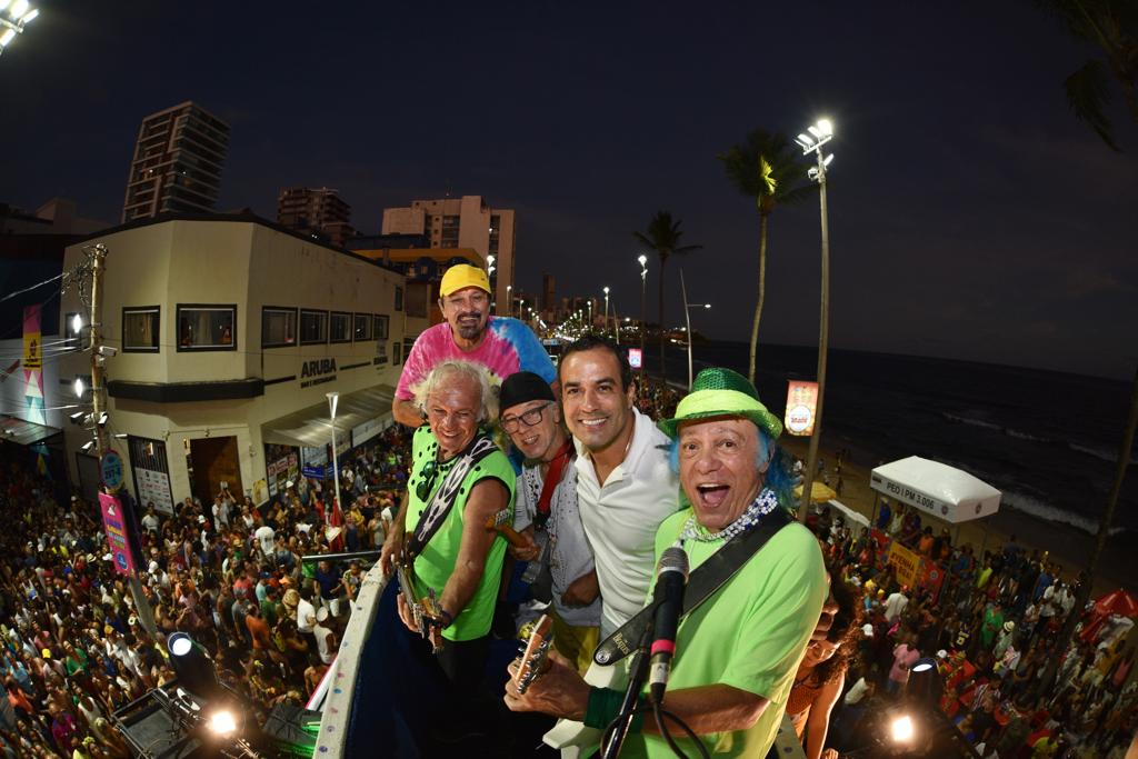 No Twitter, o prefeito respondeu a uma publicação do prefeito do Recife, João Campos, que celebrou a festa na capital pernambucana