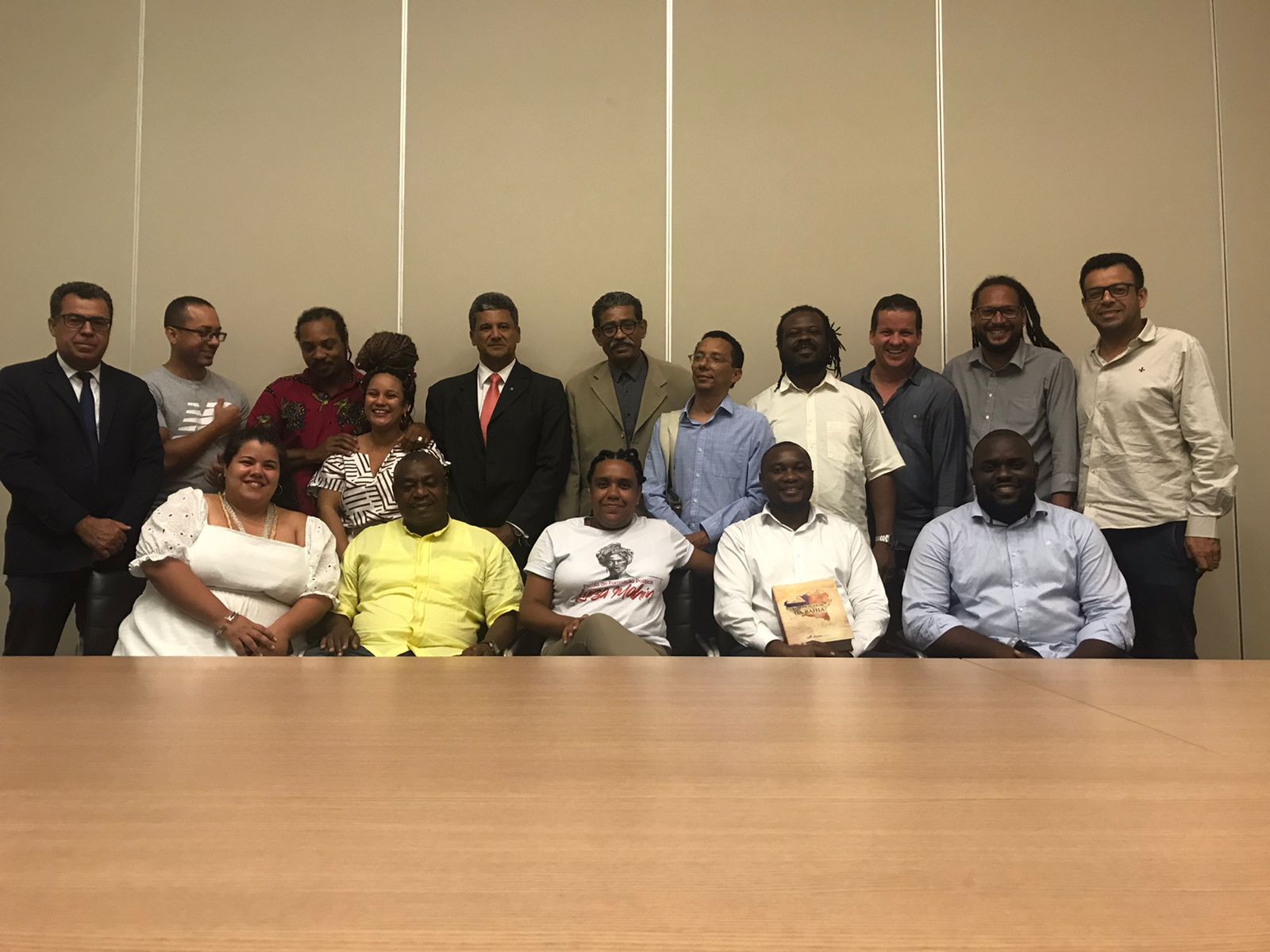 Escola de Formação Luiza Mahin discute acordo de cooperação com delegação de Moçambique 