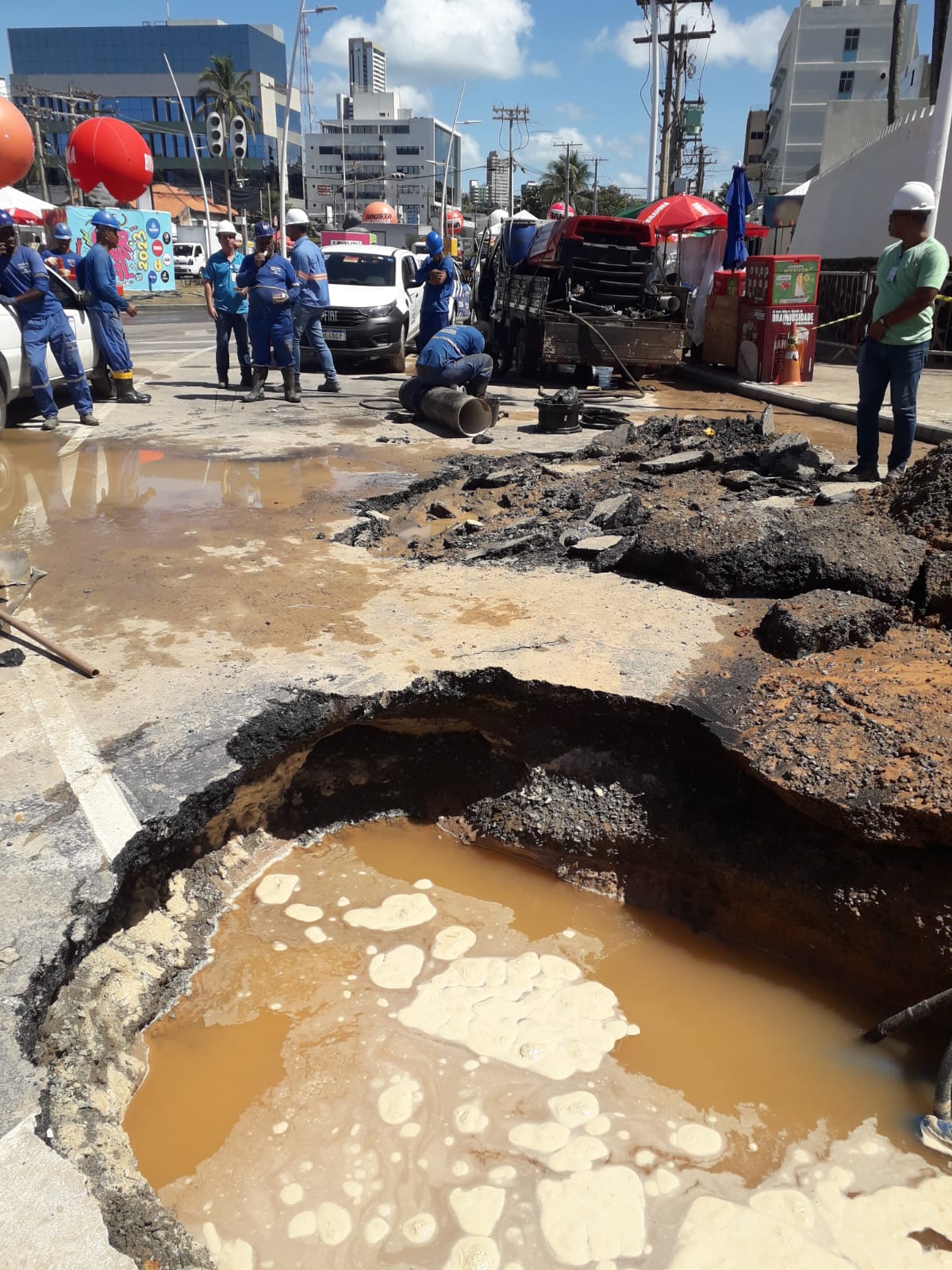 Por ser dentro do circuito, o rompimento não causou transtornos ao trânsito e à operação do transporte da cidade, informou a Secretaria de Mobilidade Por ser dentro do circuito, o rompimento não causou transtornos ao trânsito e à operação do transporte da cidade, informou a Secretaria de Mobilidade