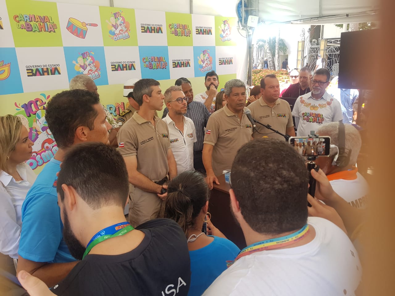 O presidente Luiz Inácio Lula da Silva (PT), segundo o governador, está desancando na base naval de Aratu, na Bahia