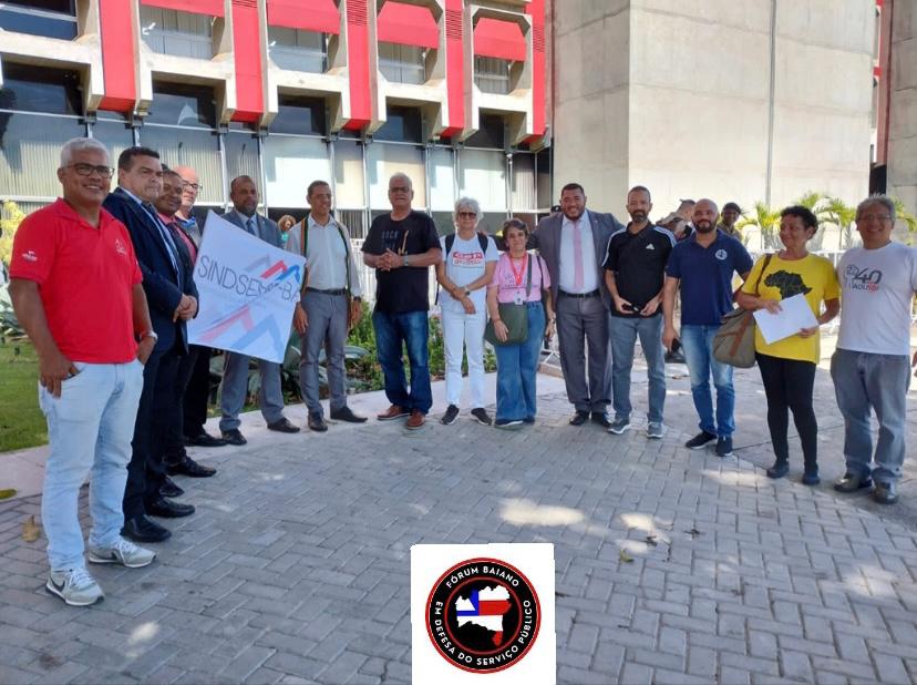 O ato ocorreu junto ao deputado Hilton Coelho (PSOL)