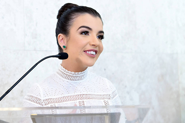 A deputada estadual Chiara Biondini (PP), ao tomar posse nesta quinta-feira (23) na Assembleia Legislativa de Minas Gerais
