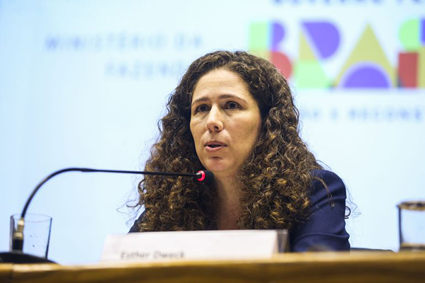 Esther Dweck Esther Dweck