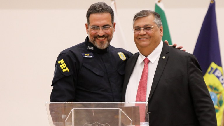 O novo diretor-geral da PRF, Fernando Oliveira, com o ministro Flávio Dino