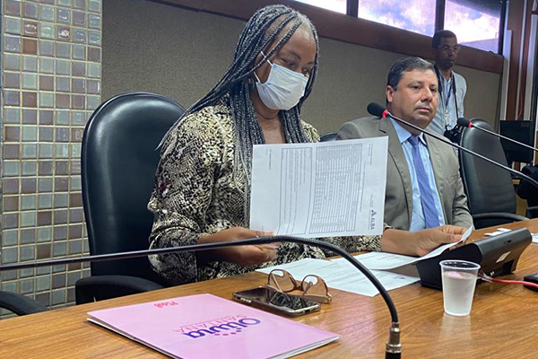 A deputada estadual Olívia Santana (PCdoB) 