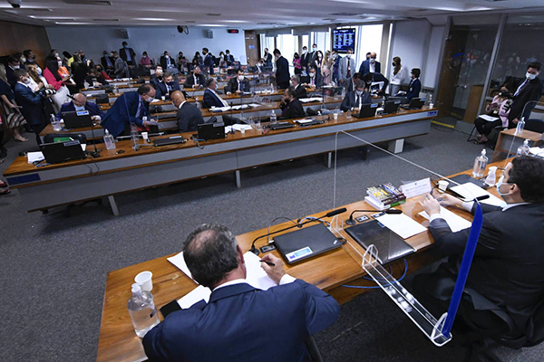 Reunião no plenário da CCJ do Senado Reunião no plenário da CCJ do Senado