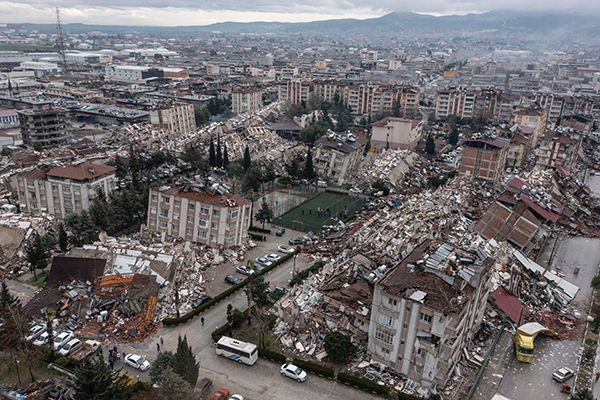 Destruição causada pelo terremoto na Turquia 
