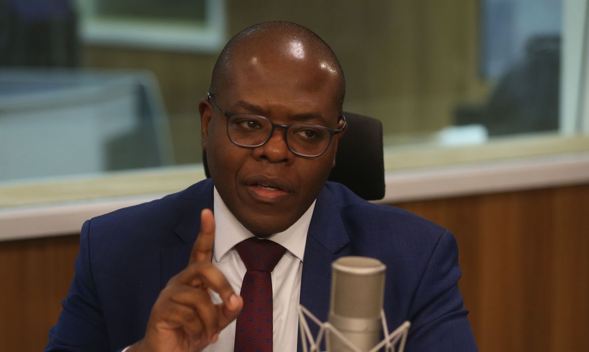 O ministro Sílvio Almeida